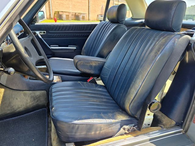 1982 Mercedes-Benz 380SL Roadster 1982 Mercedes-Benz 380SL Roadster