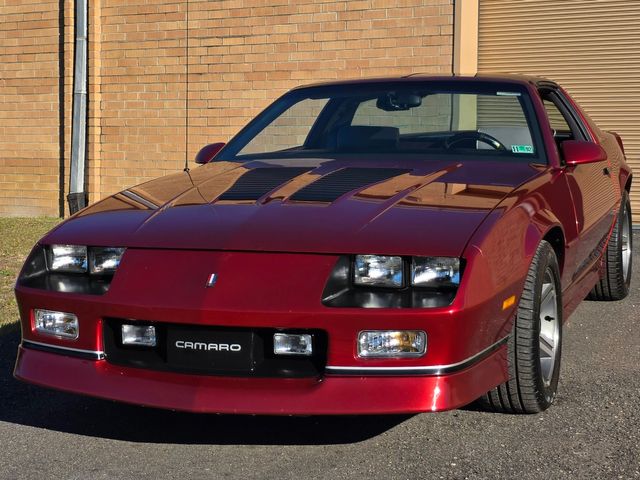 1987 Chevrolet Camaro Iroc-Z Z28 in Rockdale, TX 76567