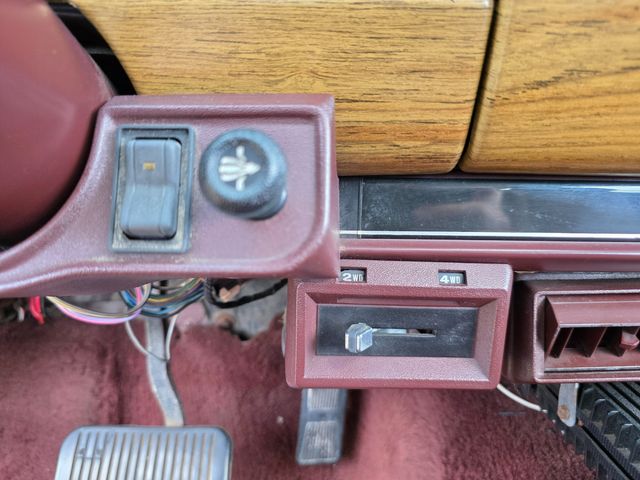 1987 Jeep Grand Wagoneer Base