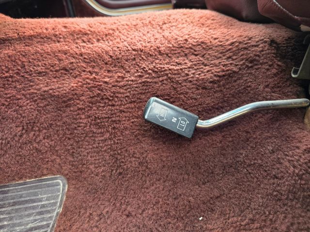 1987 Jeep Grand Wagoneer Base