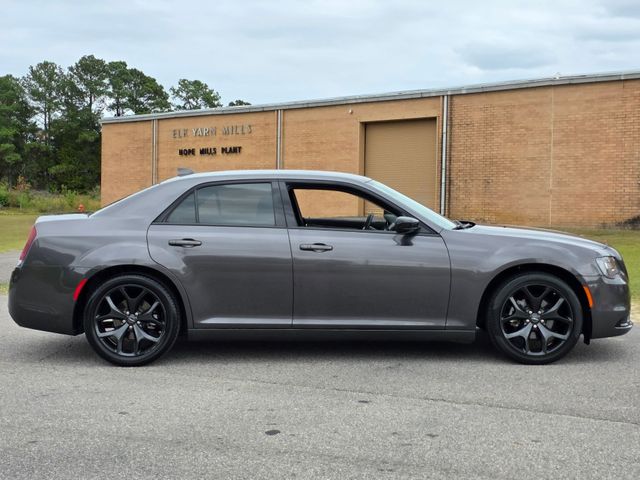 2022 Chrysler 300 Touring