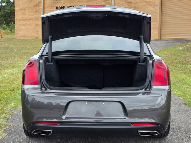 2022 Chrysler 300 Touring 2022 Chrysler 300 Touring