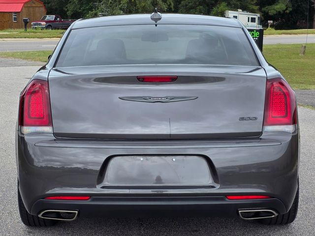 2022 Chrysler 300 Touring