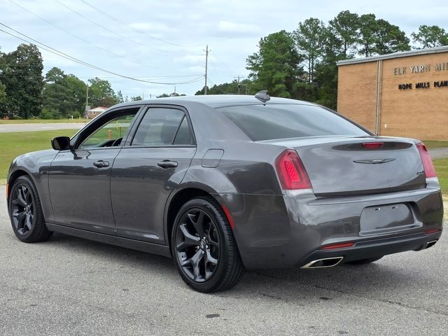 2022 Chrysler 300 Touring