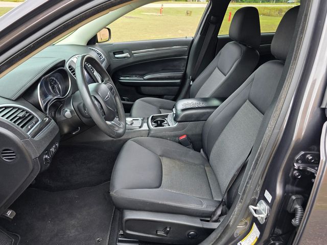 2022 Chrysler 300 Touring