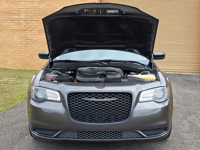 2022 Chrysler 300 Touring 2022 Chrysler 300 Touring