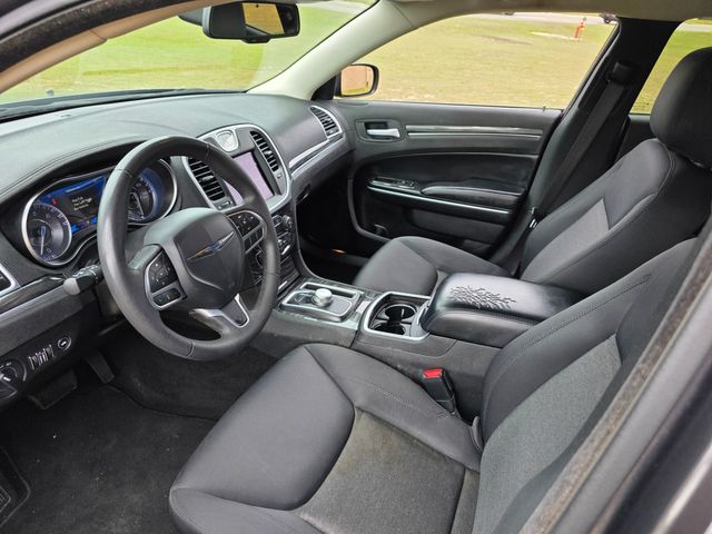 2022 Chrysler 300 Touring 2022 Chrysler 300 Touring