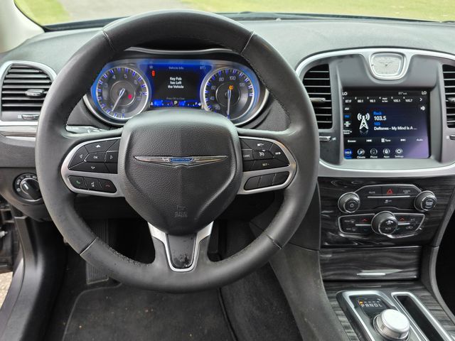 2022 Chrysler 300 Touring